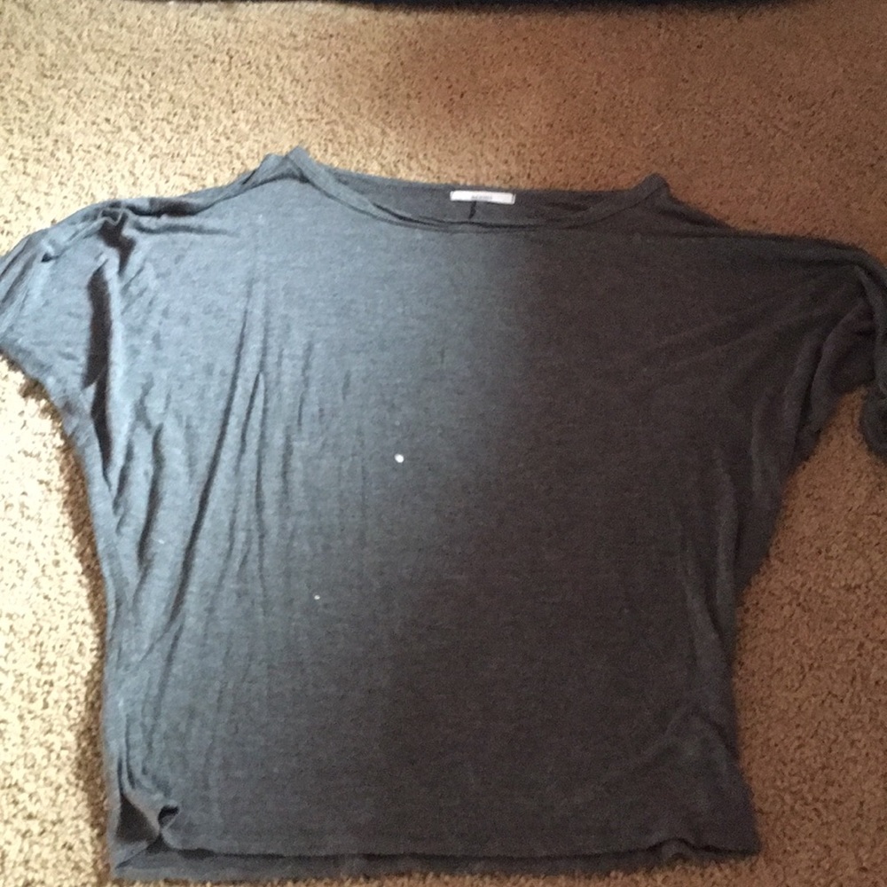 Mid-sleeve top